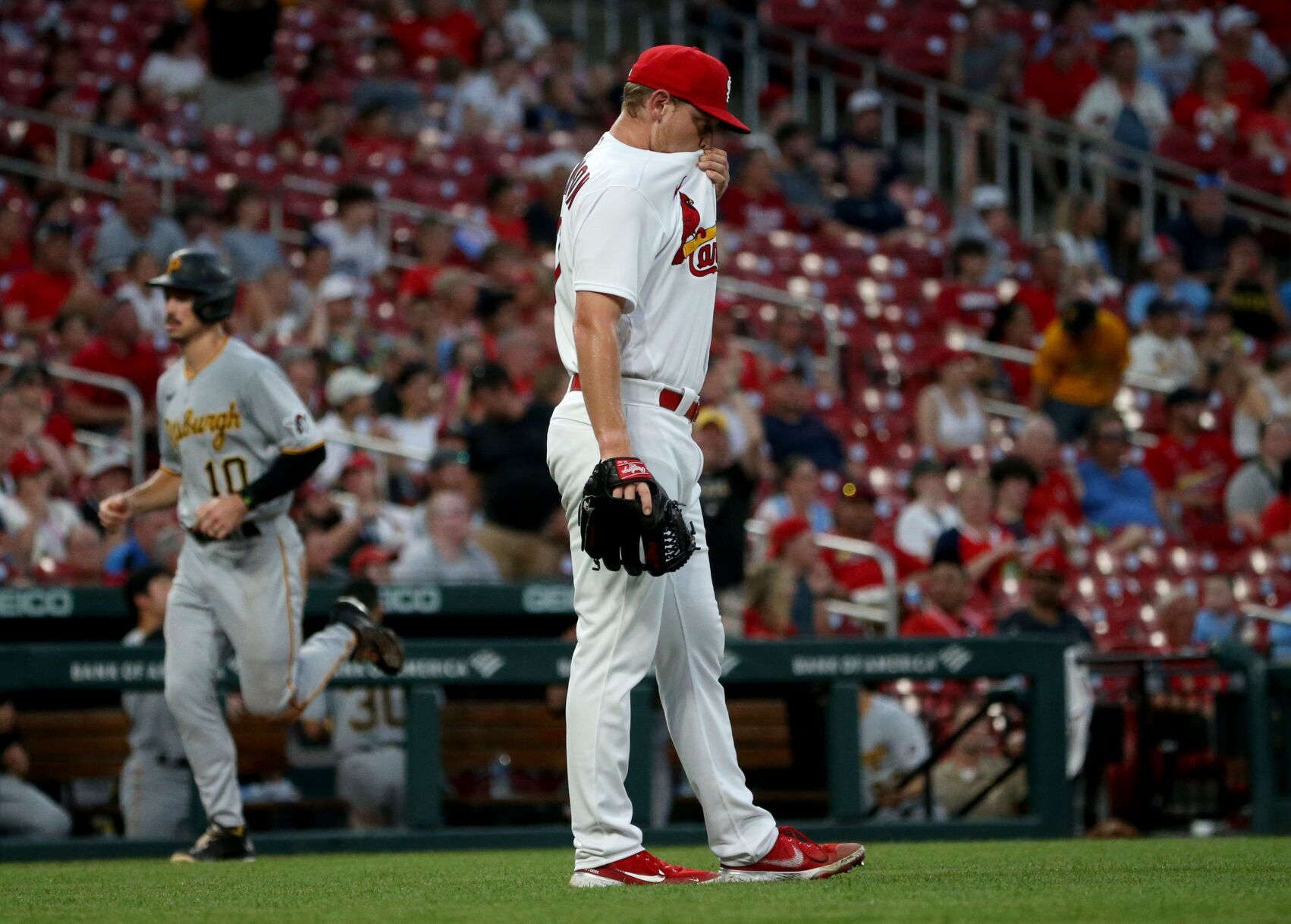 St. Louis Cardinals kick off series against Pittsburgh Pirates